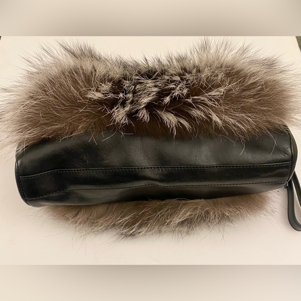 COACH LEGACY SILVER/BLACK WHITE FOX FUR CLUTCH w/TASSEL π (R$1,200) Like New - Picture 6 of 16
